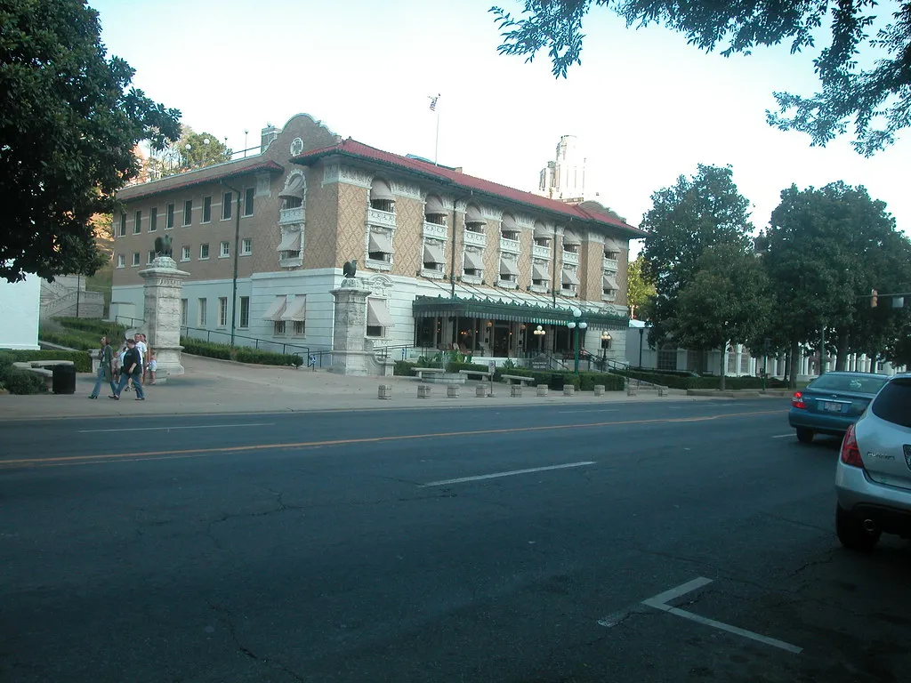 Bathhouse Row: A Living Piece of American History (davidwilson1949, Flickr, CC BY 2.0)