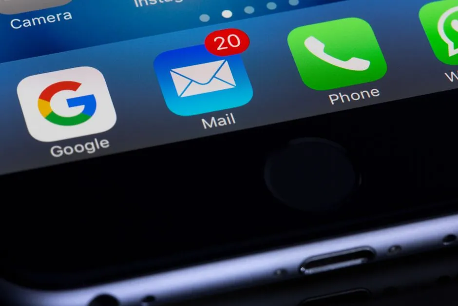 Pre-Check-In Emails Are Worth Reading Carefully (Image Credits: Pexels)