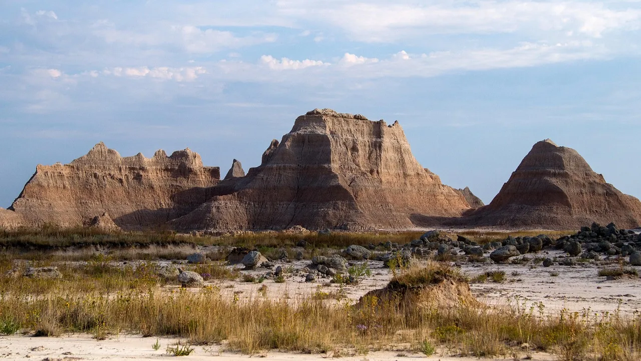 A Prairie Vista Unlike Anything Else in the Park (Image Credits: Pixabay)