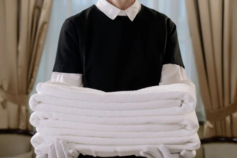 Room Cleanliness: Immediate Re-Service, No Debate (Image Credits: Pexels)