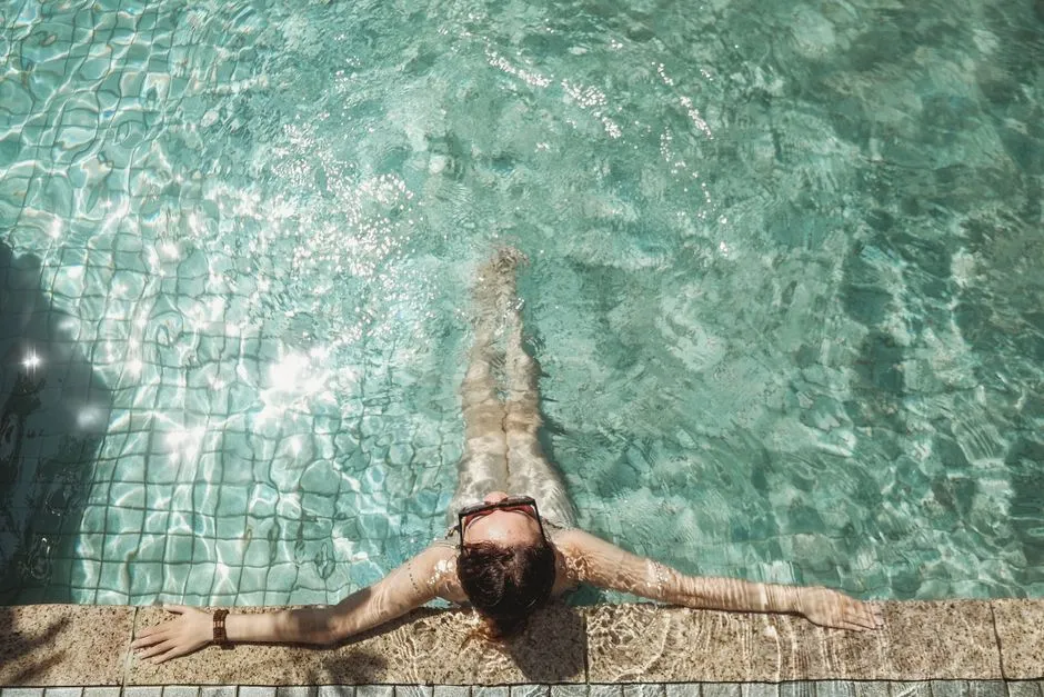 Adults-Only Pool Zones Are Growing in Popularity (Image Credits: Pexels)