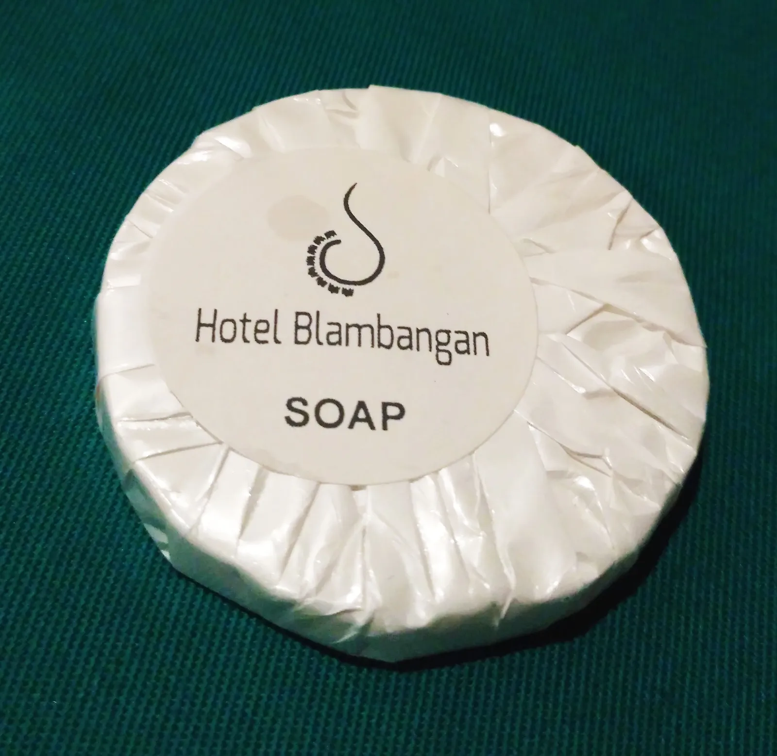 4. Deodorant and Mouthwash (By Gunarta, CC BY-SA 4.0)