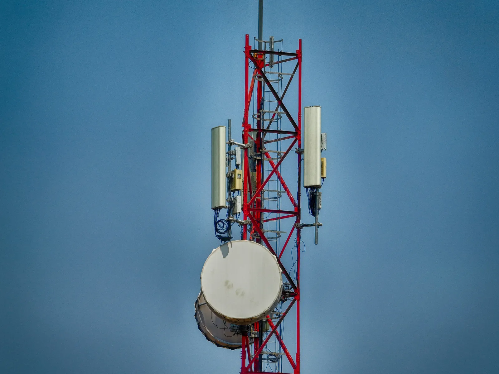 3G Networks Have Been Shut Down in Your Destination (The Photographer, CC BY-SA 3.0)