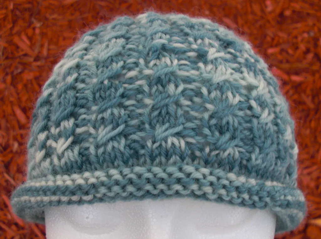 Small Accessories That Carry a Disproportionate Amount of Warmth (Aine D, Flickr, CC BY-SA 2.0)
