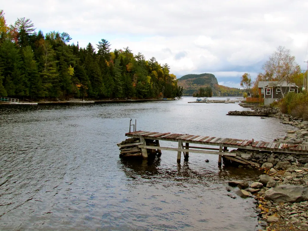 A Lake Large Enough to Rank Among New England's Biggest (jeffgunn, Flickr, CC BY 2.0)