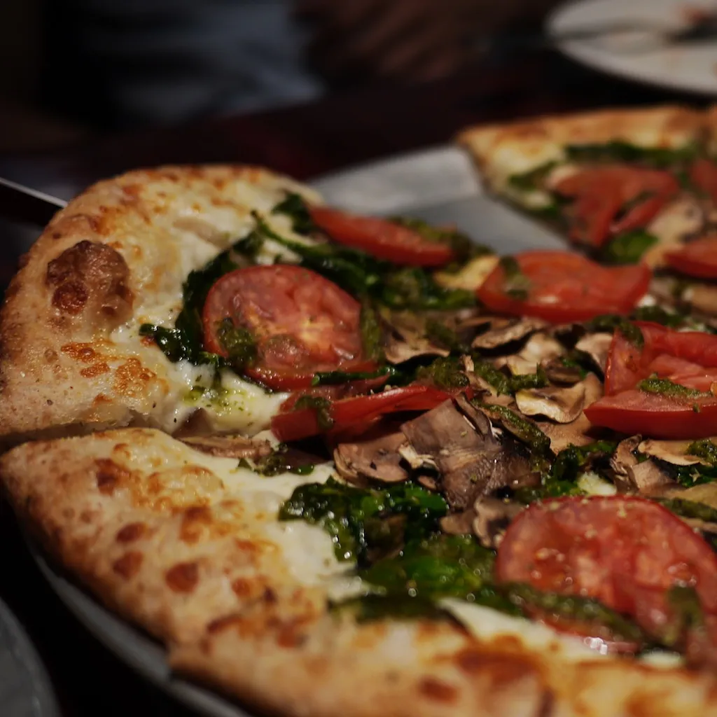 Why Deep-Dish Matters Beyond the City Limits (patsun, Flickr, CC BY-SA 2.0)