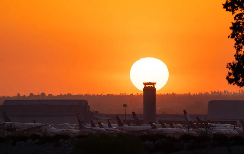 Longitude Is the Primary Driver of Sunset Differences (Image Credits: Pexels)