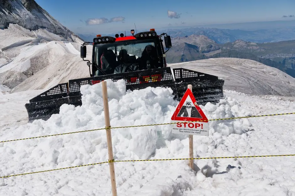 The Avalanche Forecast Is Still Your Most Powerful Tool (Image Credits: Pexels)