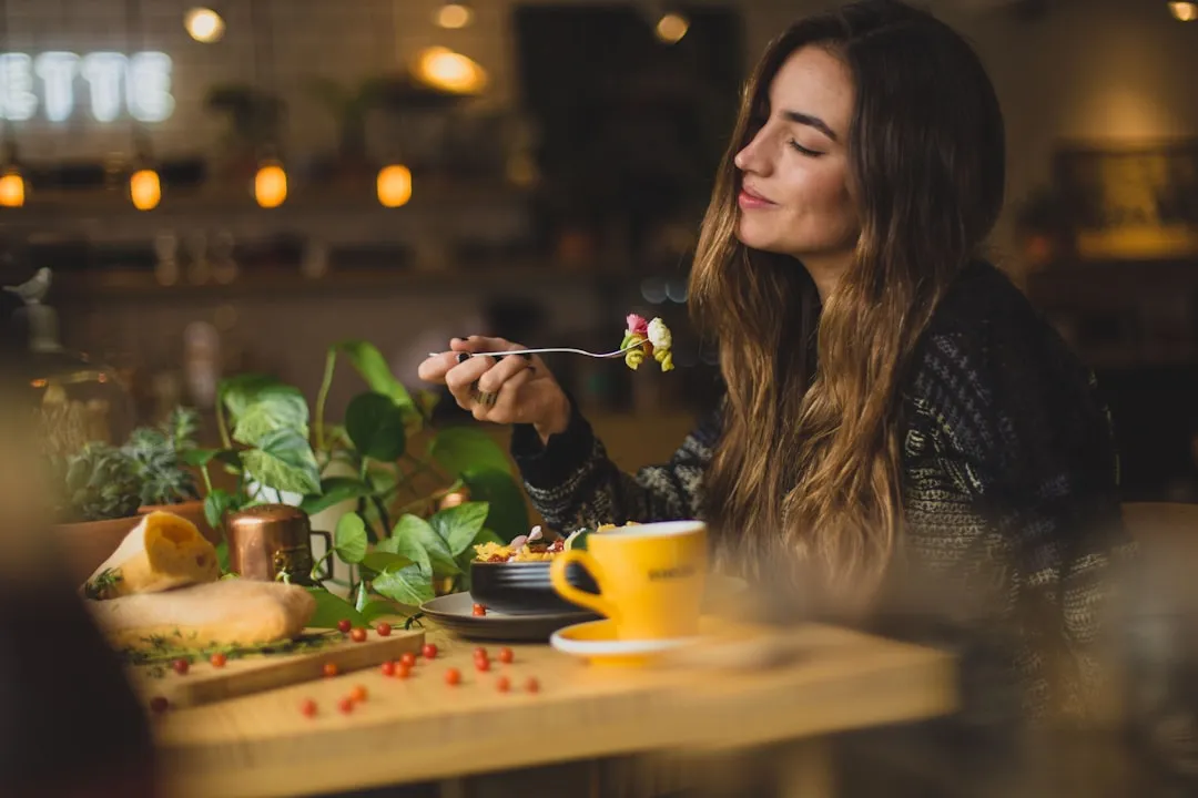 The Mindfulness Angle: Solo Meals as Full Presence (Image Credits: Unsplash)