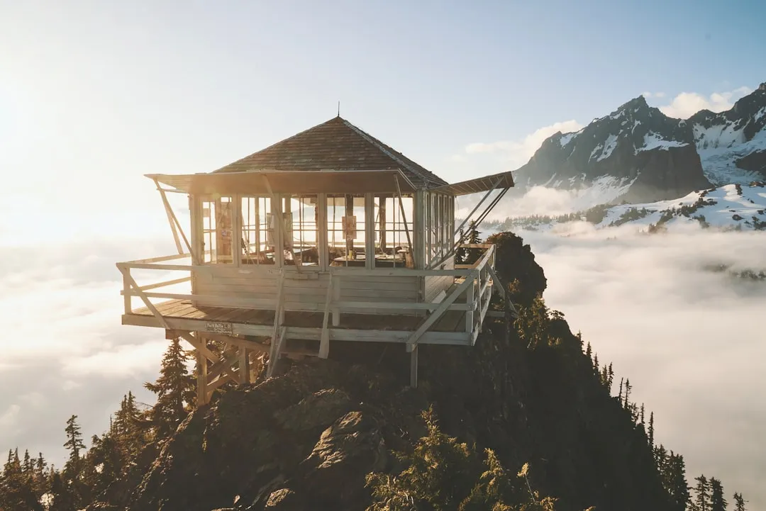 Park Butte Lookout, Mt. Baker-Snoqualmie National Forest, Washington (Image Credits: Unsplash)