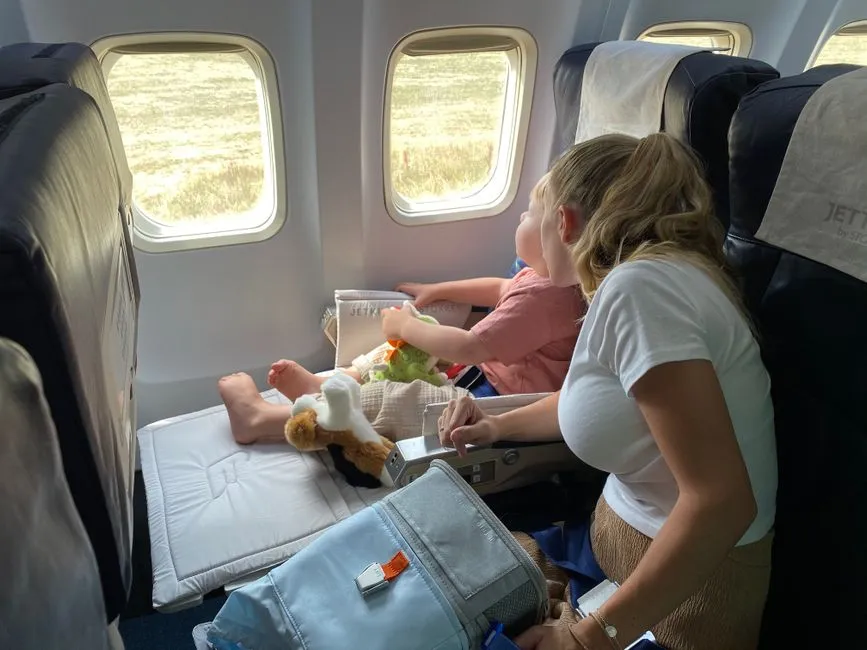 How European Carriers Handle Family Seating Differently (Image Credits: Pexels)
