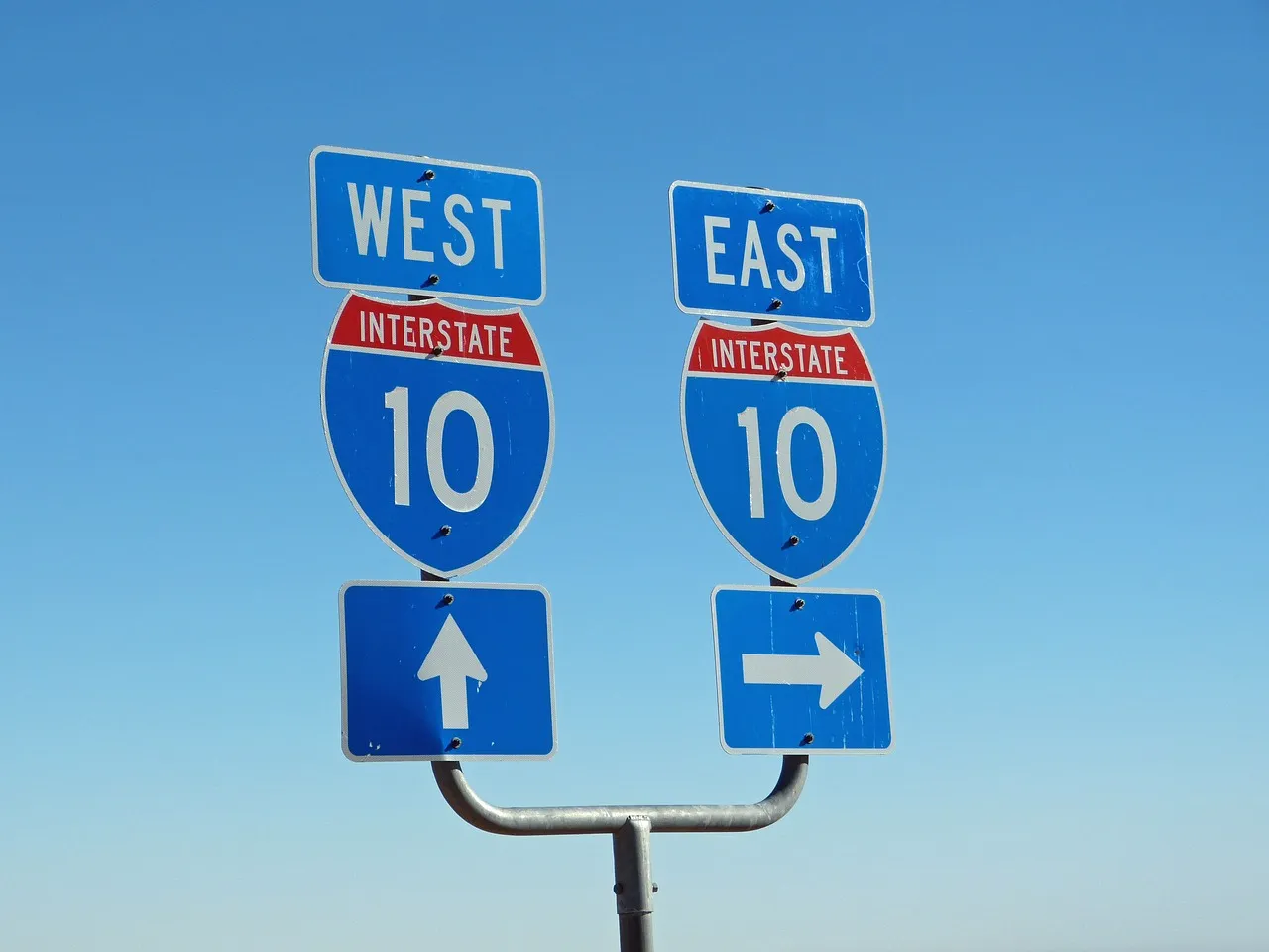 America's One Metric Highway (Image Credits: Pixabay)
