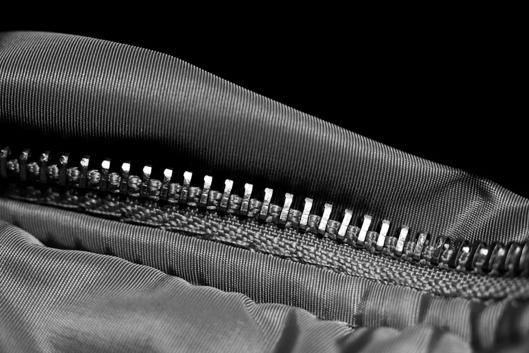 The Pen Trick That Bypasses Every Zipper Lock Instantly (Image Credits: Unsplash)