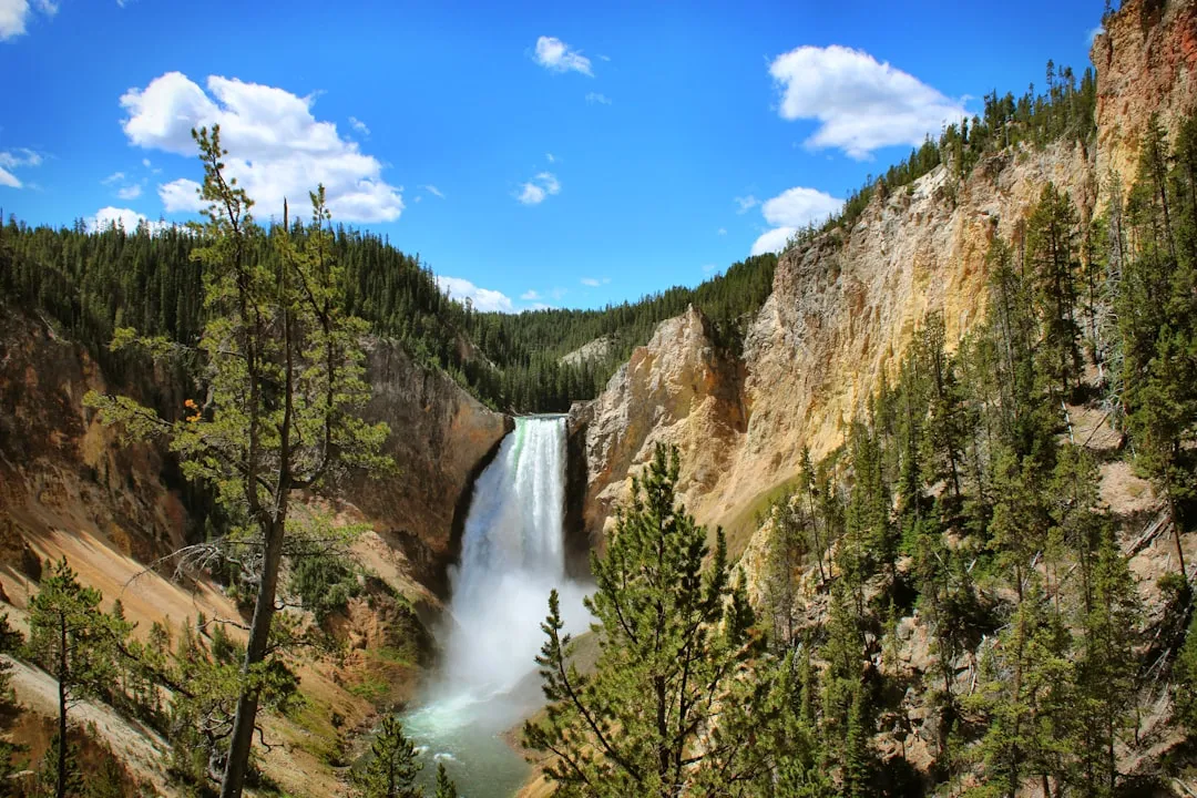 The Geology Behind All That Falling Water (Image Credits: Unsplash)