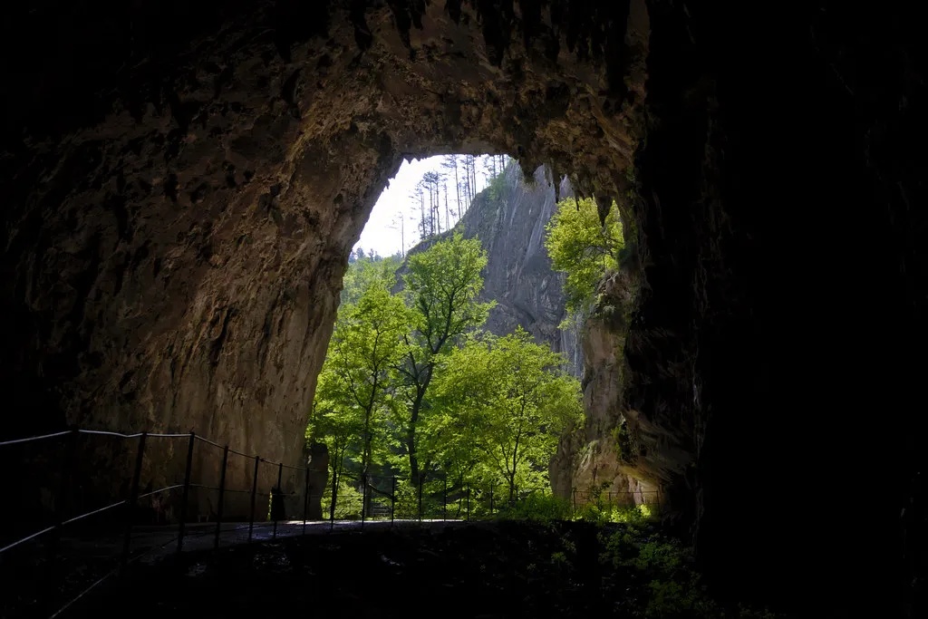 Spreading Beyond the Famous Spots (Strocchi, Flickr, CC BY-SA 2.0)