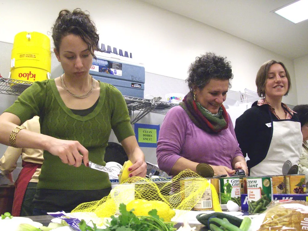 Social Cohesion Backed by Research (Seattle Parks & Recreation, Flickr, CC BY 2.0)