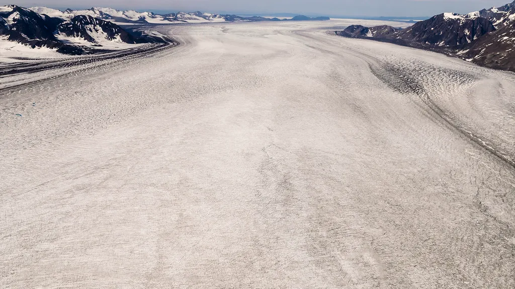 The Bagley Icefield: The Engine Behind the Giant (Wrangell-St. Elias National Park, Flickr, CC BY-SA 2.0)