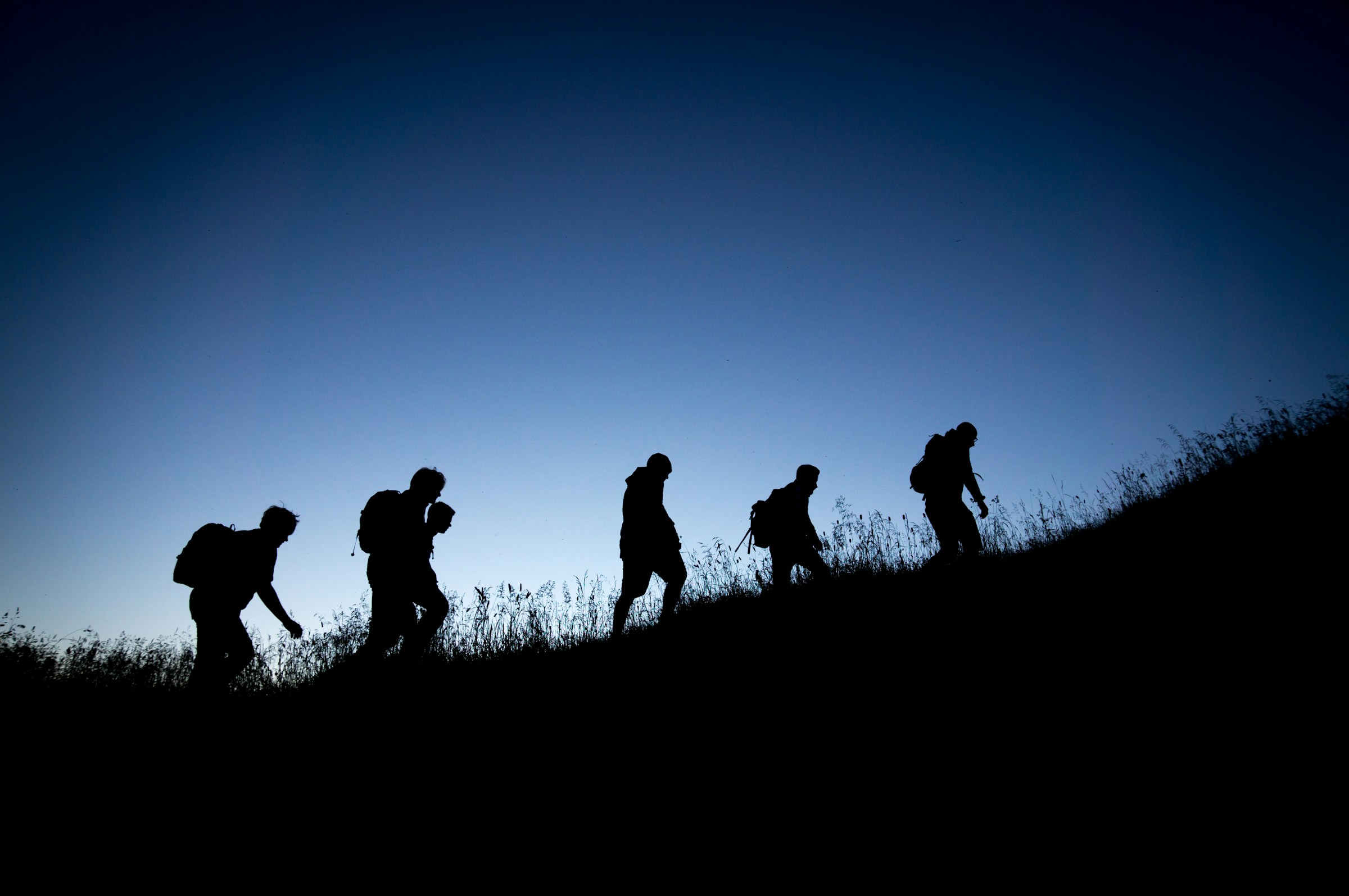 Use This Trail Habit That Keeps Hikers From Getting Lost After Dark