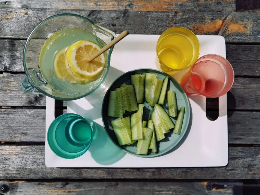 6. Stay Hydrated and Feed Yourself Well Before Boarding (Image Credits: Pexels)