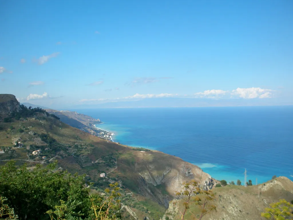 Castelmola Within Sicily's Wider Tourism Surge (maha-online, Flickr, CC BY-SA 2.0)