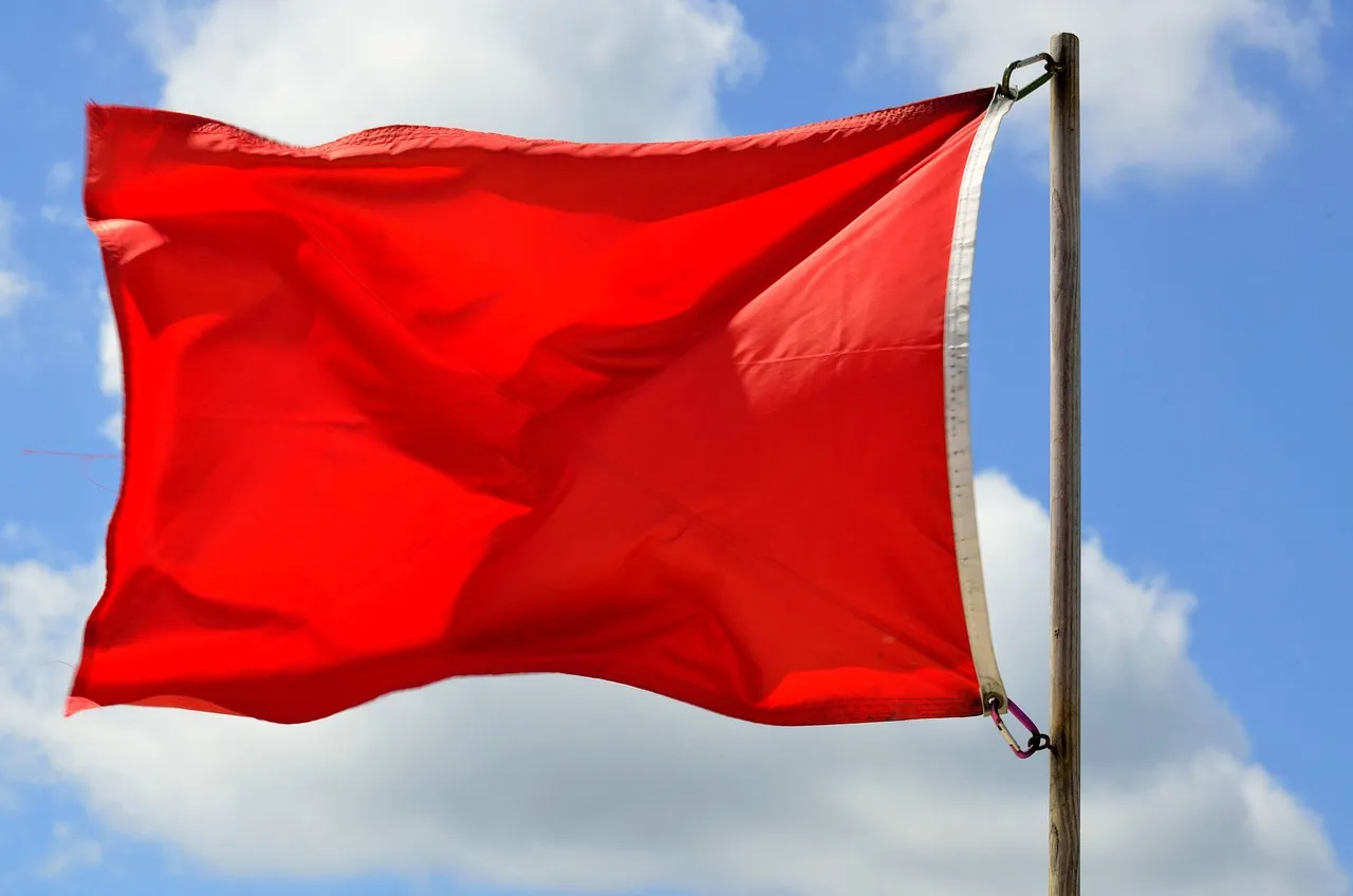 Single Red: High Hazard, Real Danger (Image Credits: Pixabay)