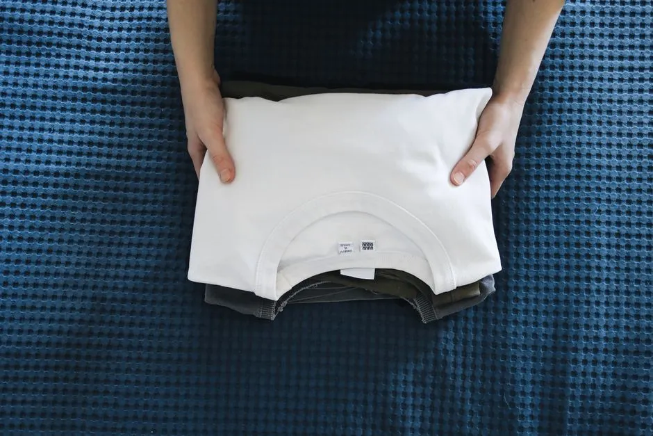 Why Carry-On Travel Demands a Better Folding Strategy (Image Credits: Pexels)