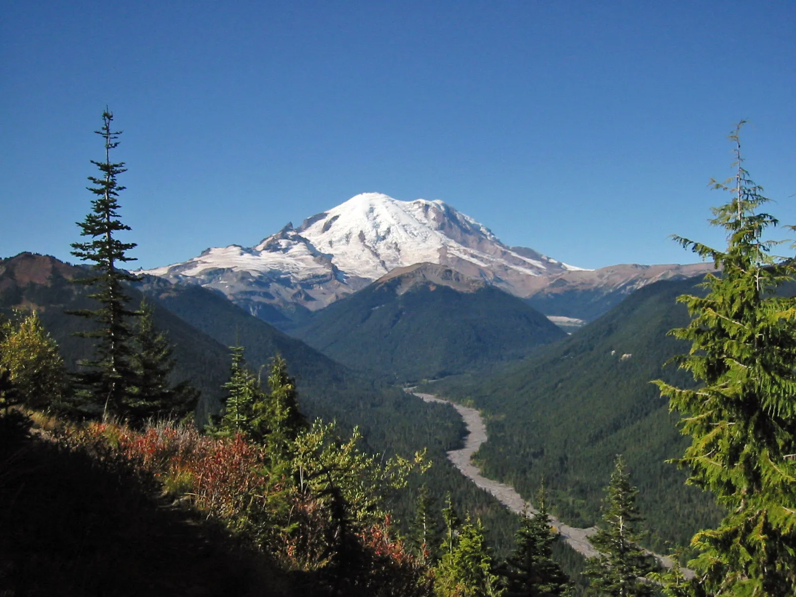Mount Russell: The Overlooked Neighbor (By Walter Siegmund (talk), CC BY 2.5)