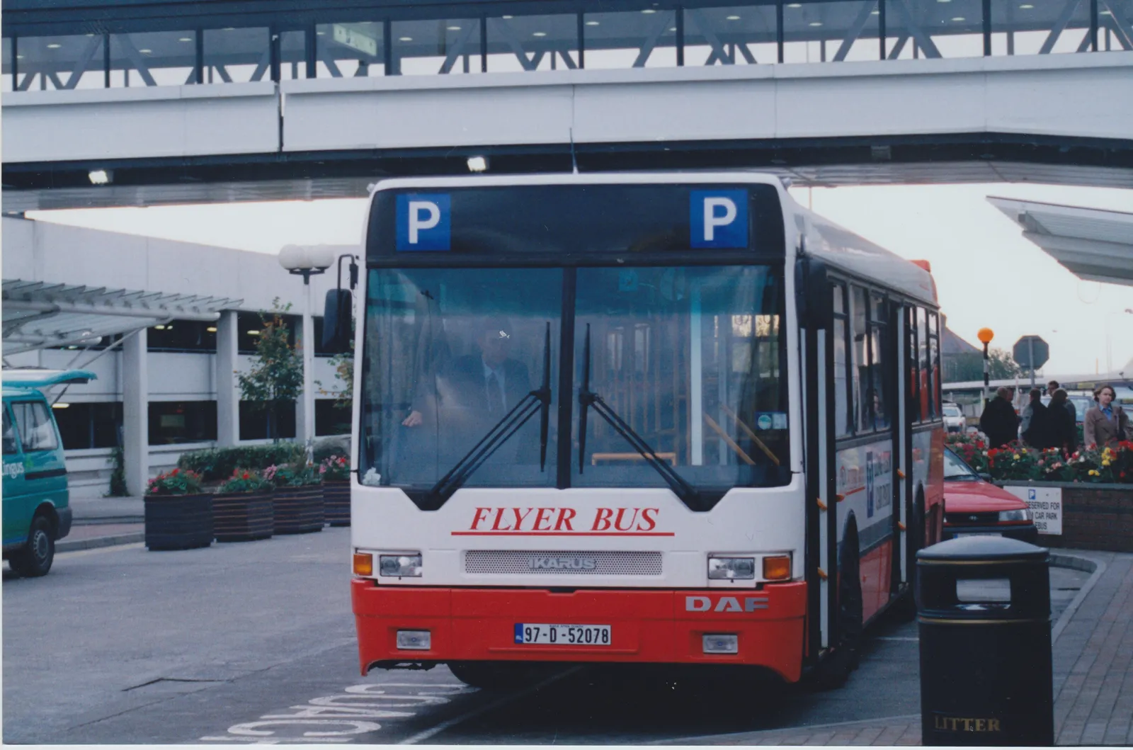 Assuming the Shuttle Runs 24 Hours Is a Surprisingly Common Error (Flyer Bus Ikarus/Daf SB220 97D52078, CC BY 2.0)