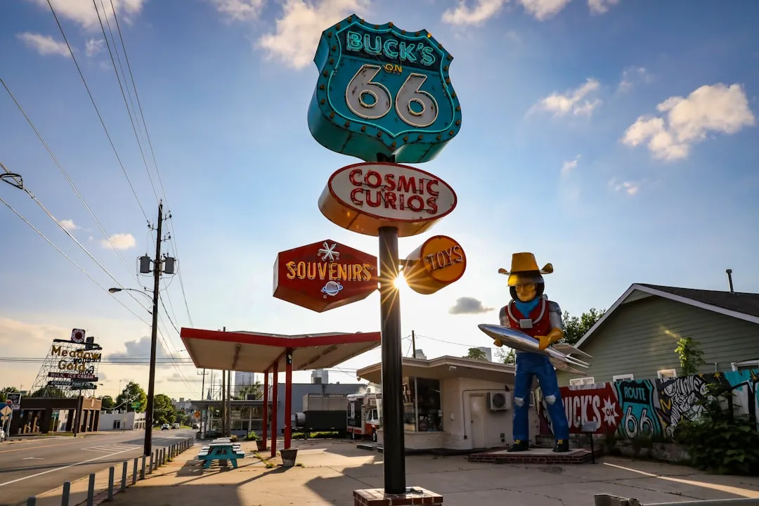 The Nostalgia Factor: Heritage Roads and Roadside Culture (Image Credits: Unsplash)