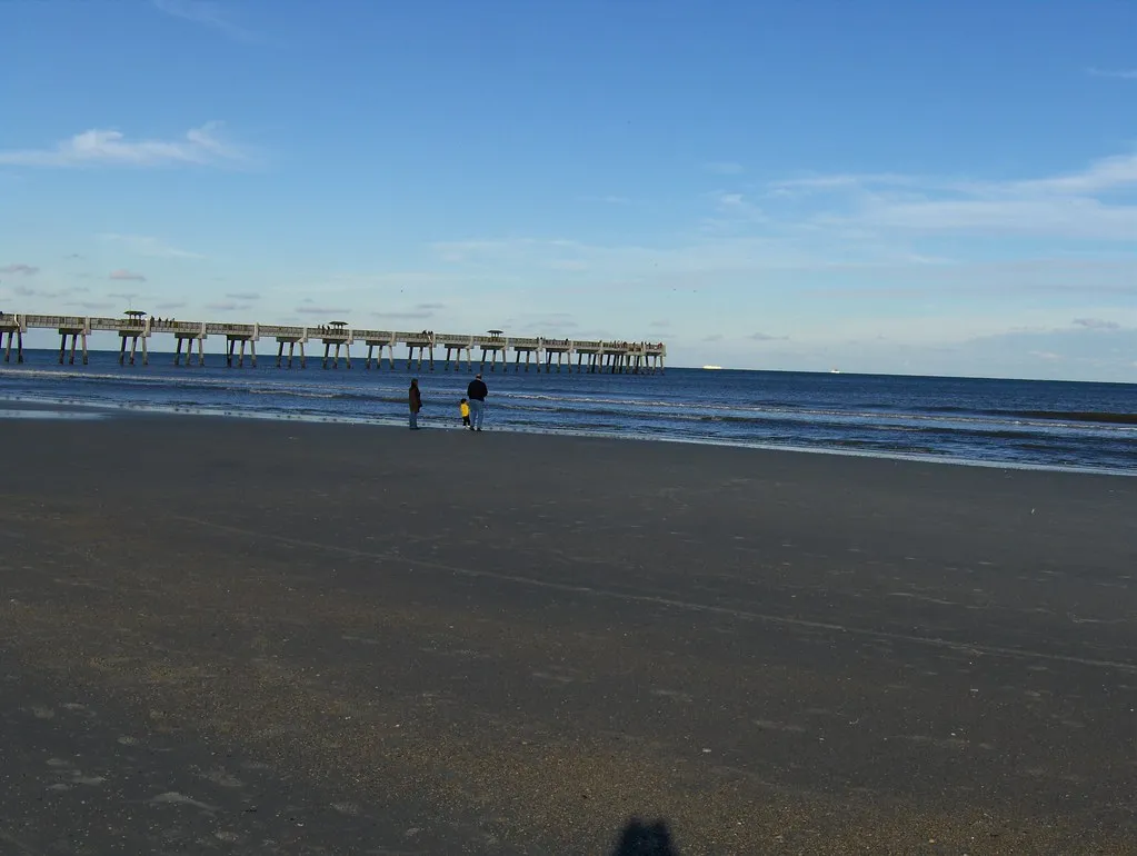 4. Jacksonville Beach, Florida (Joe Shlabotnik, Flickr, CC BY 2.0)