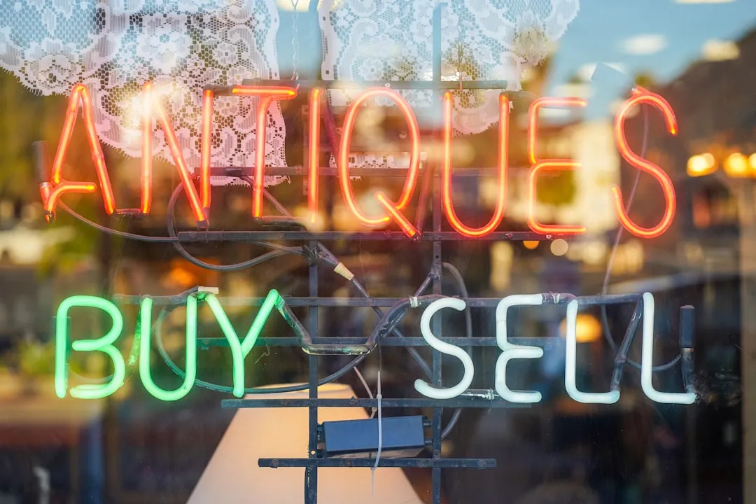 Antique Shops, Boutiques, and a Downtown Worth Wandering (Image Credits: Unsplash)