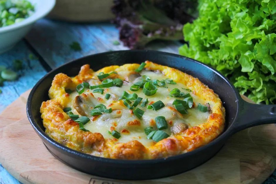 The Omelet Station: A Morning Gem Most People Skip (Image Credits: Pexels)