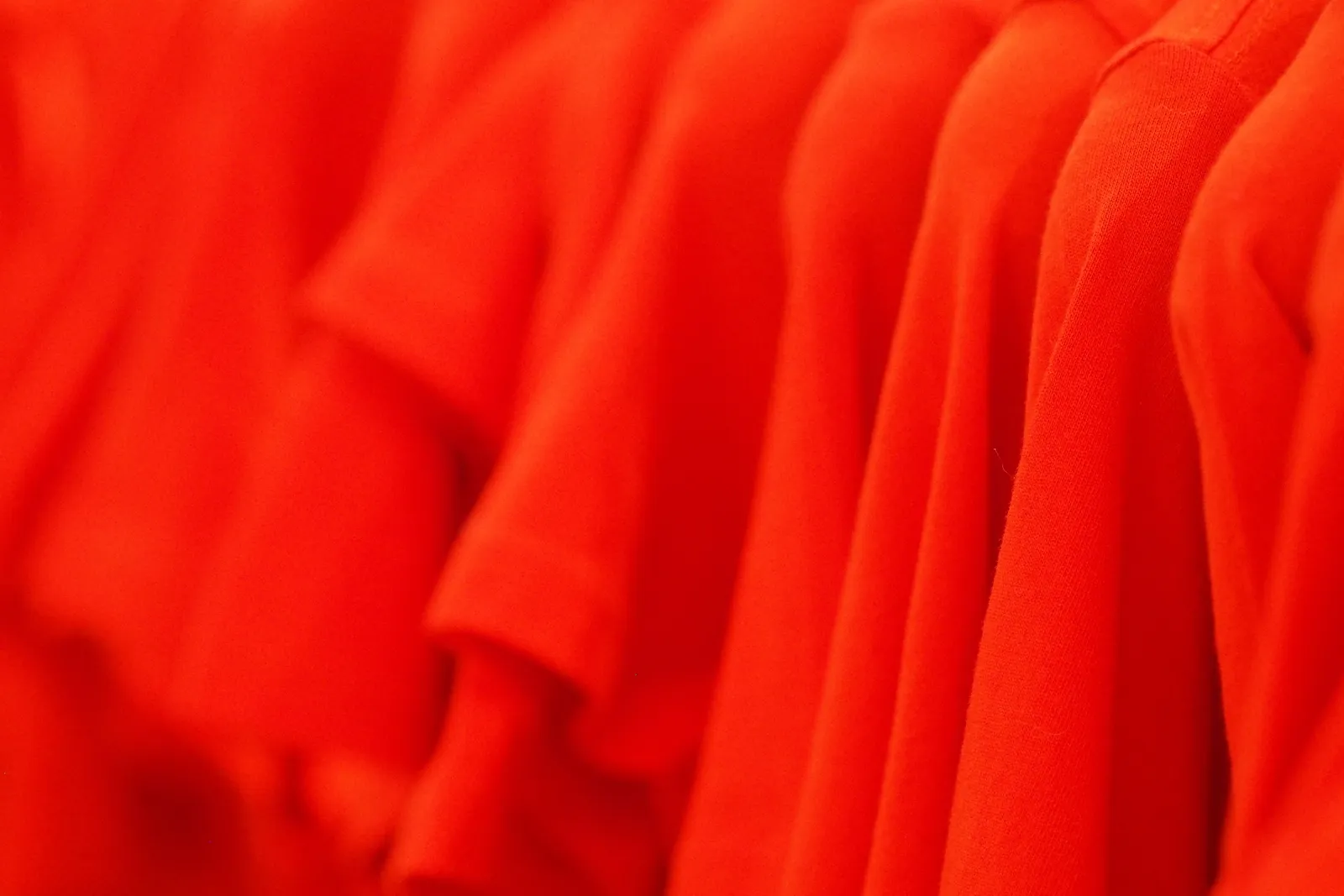 Red: Conspicuous and Disruptive in the Landscape (Image Credits: Pexels)