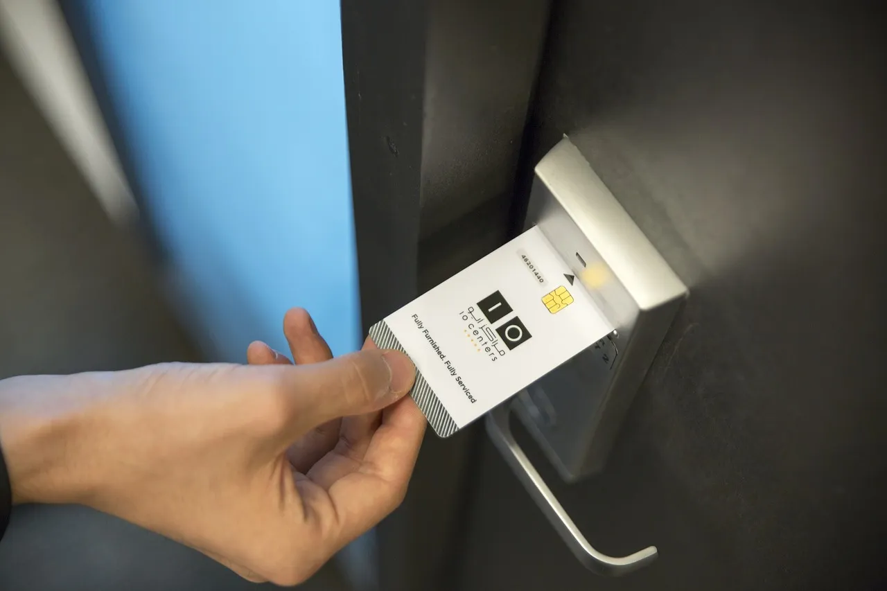 Why Magnetic Stripe Cards Carry Particular Risk (Image Credits: Pixabay)