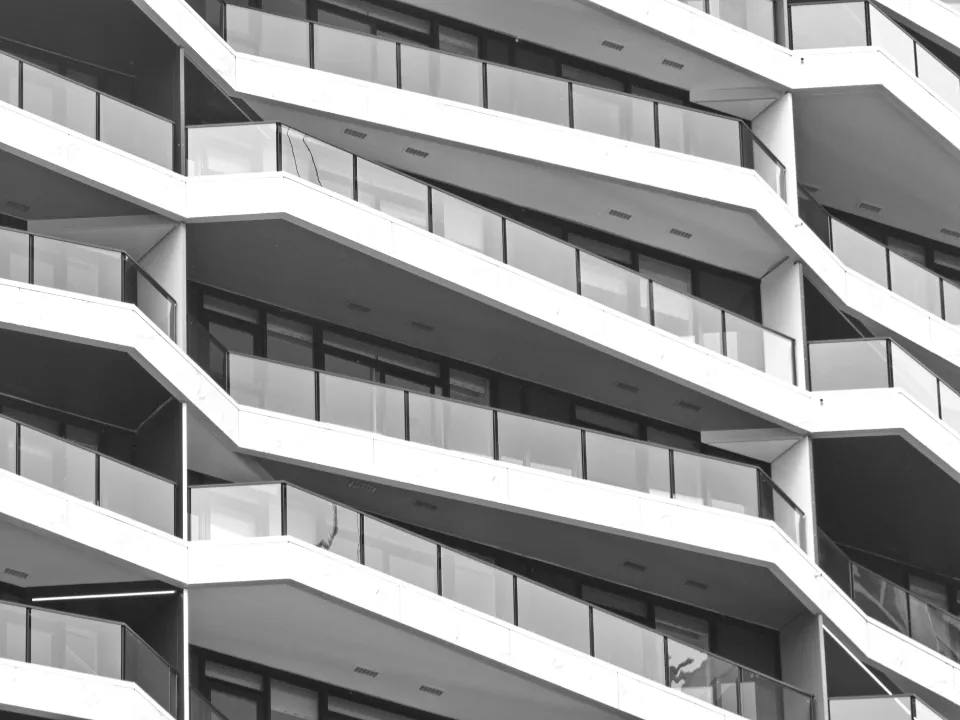 What to Do If the Room Doesn't Feel Safe (Image Credits: Stocksnap)