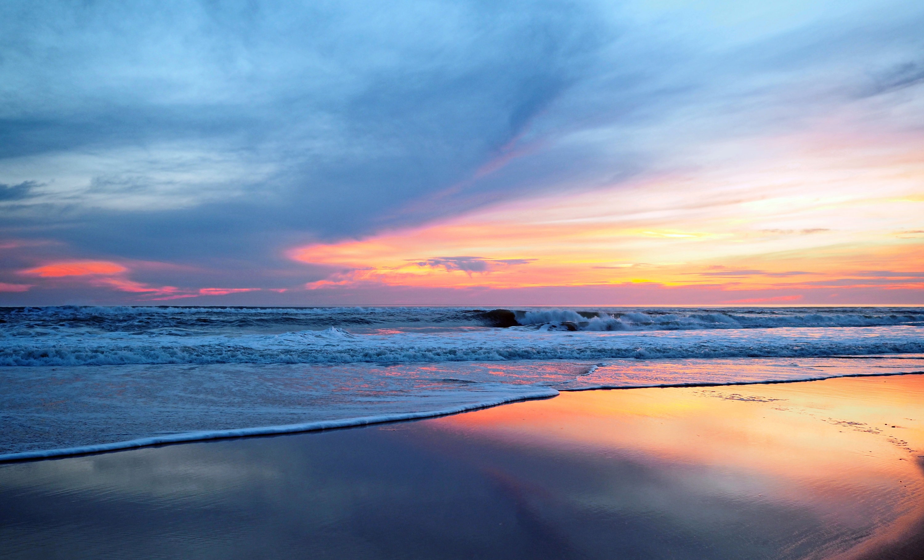 The Off-Season Trick That Could Cut Your Beach Vacation Cost in Half