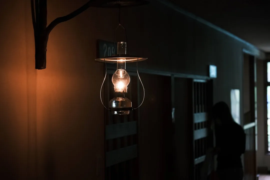 The Psychology of Ignoring the Obvious (Image Credits: Unsplash)