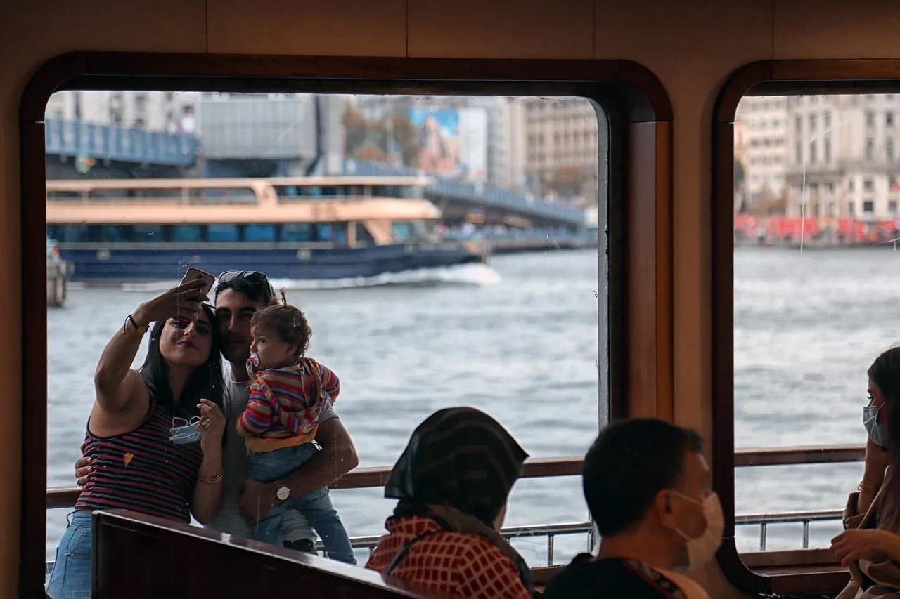Family Travel and Multi-Generational Groups (Image Credits: Pixabay)