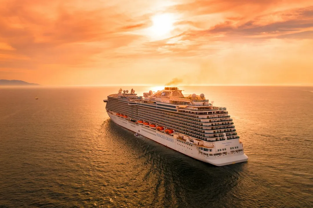 A Floating Canvas That Never Stops Changing (Image Credits: Unsplash)