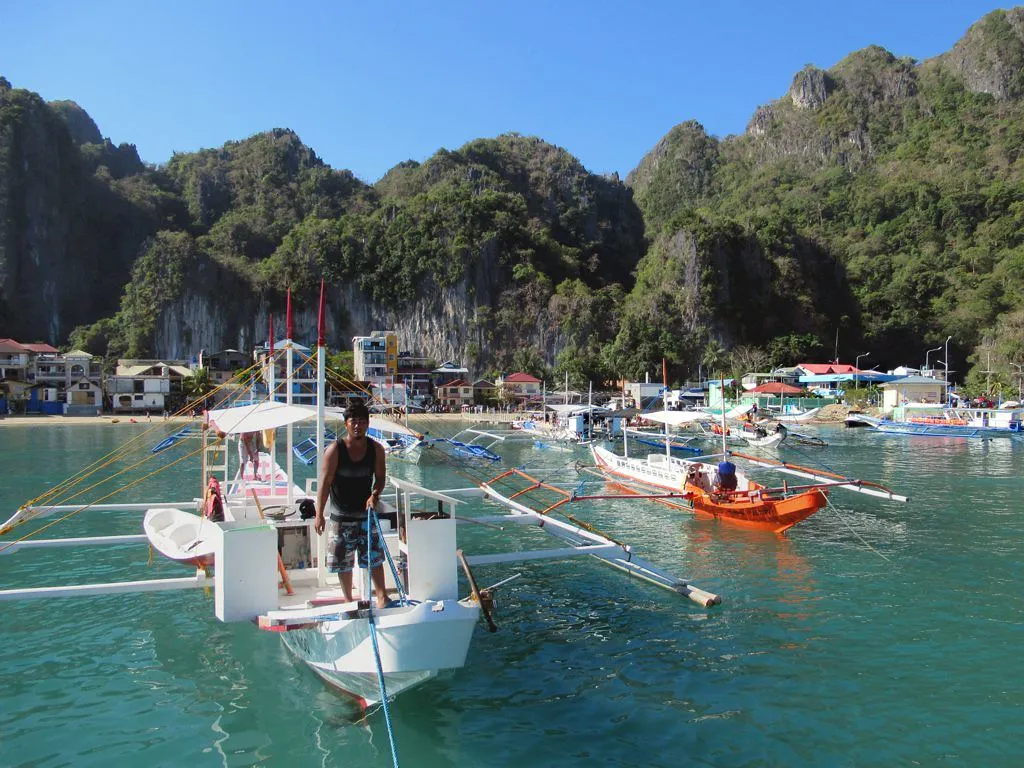 Island Hopping: The Main Event, Priced Fairly (D-Stanley, Flickr, CC BY 2.0)