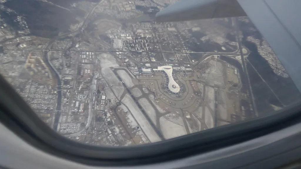 The Role of Eye Adjustment in Aviation Safety (trolleway, Flickr, CC BY 2.0)