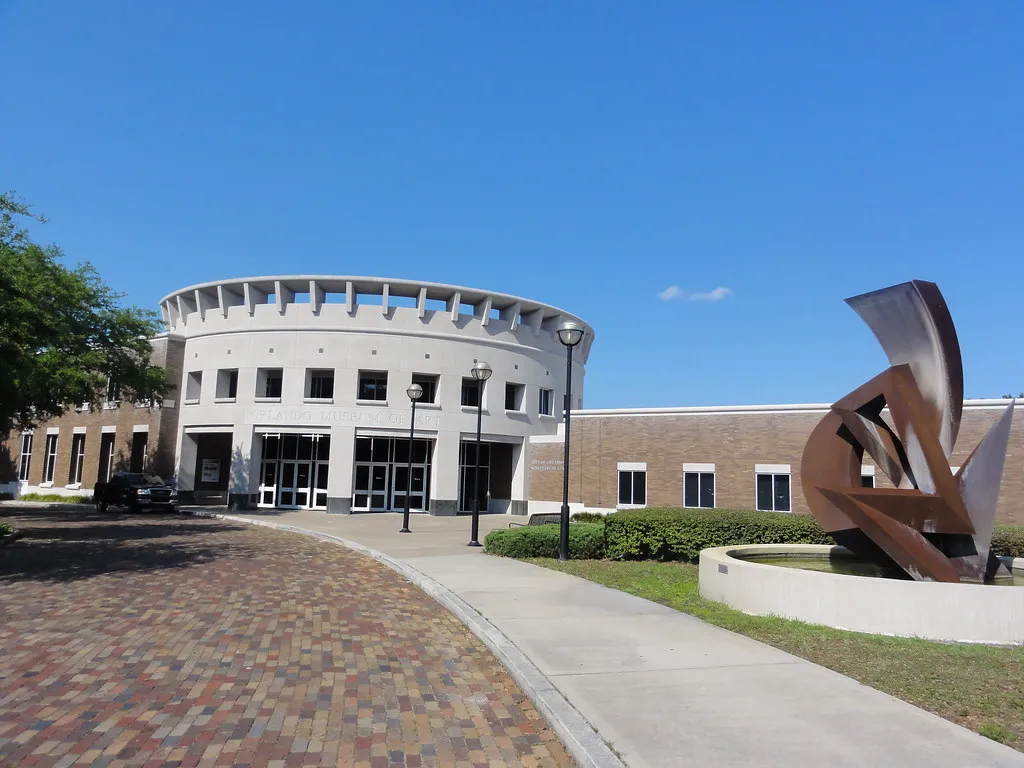 5. Mennello Museum of American Art: Small, Focused, and Worth Your Time (inazakira, Flickr, CC BY-SA 2.0)