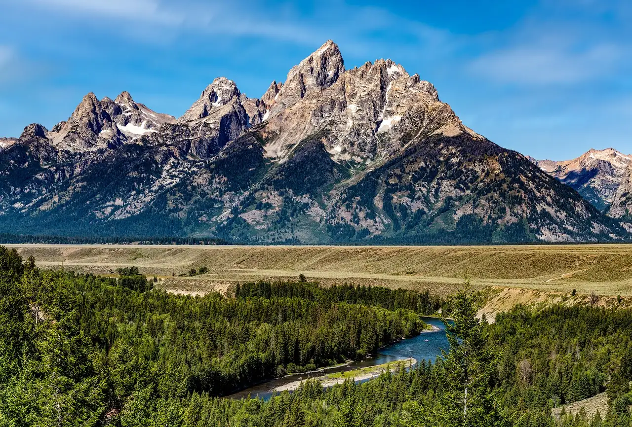 Public Land in Abundance: The Bridger-Teton Factor (Image Credits: Pixabay)