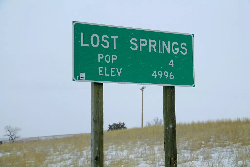 Lost Springs, Wyoming: Four Residents and a Story (formulanone, Flickr, CC BY-SA 2.0)