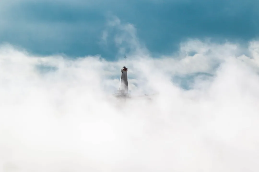 Fog: The Keeper's Great Challenge and the Visitor's Wildcard (Image Credits: Unsplash)