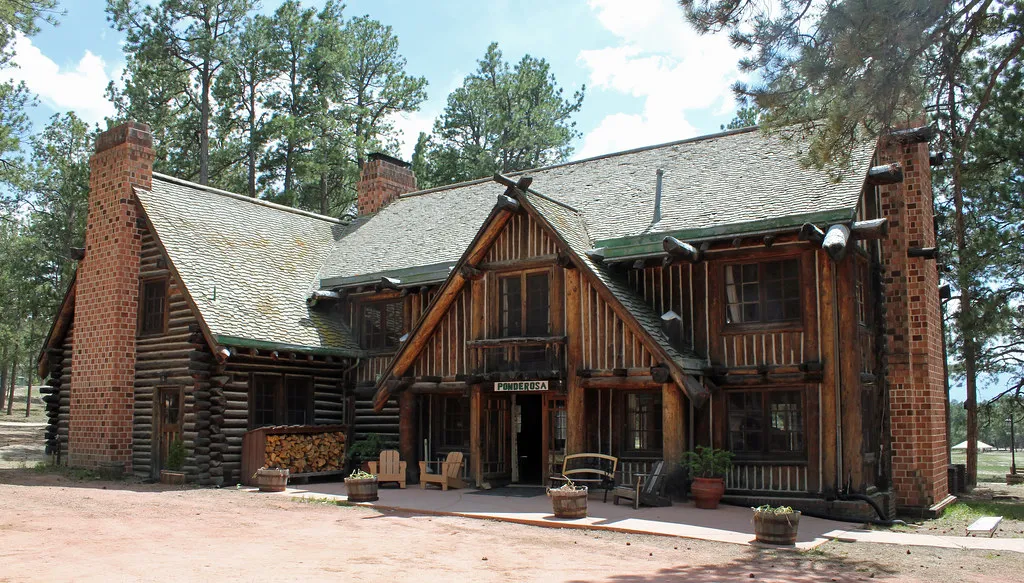 Affordable Home Bases Nearby: Show Low, Pinetop, and Payson (Jeffrey Beall, Flickr, CC BY-SA 2.0)