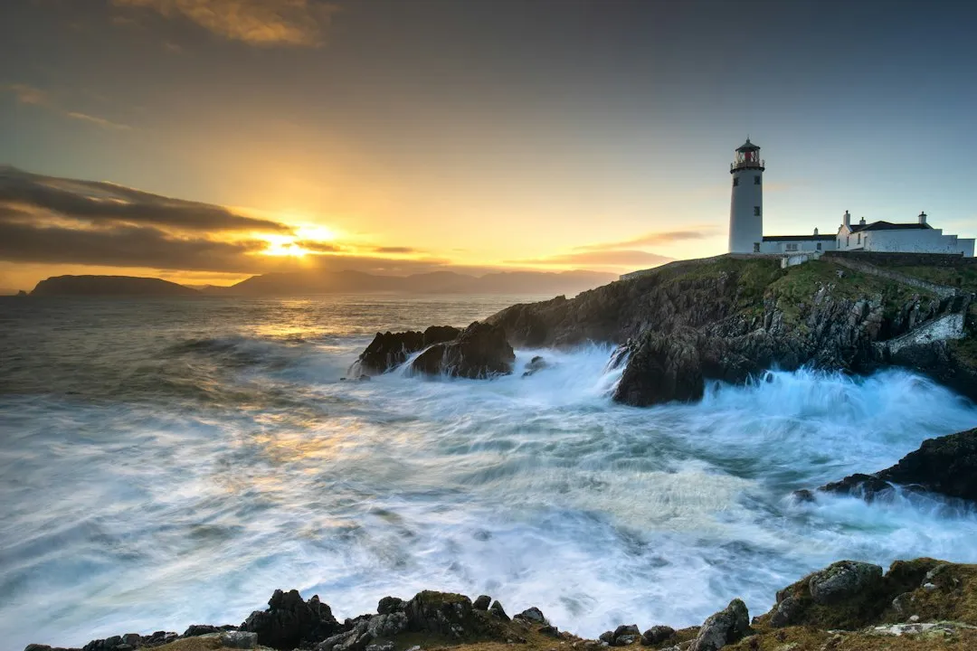 Weather Can Strand Even the Earliest Arrivals (Image Credits: Unsplash)