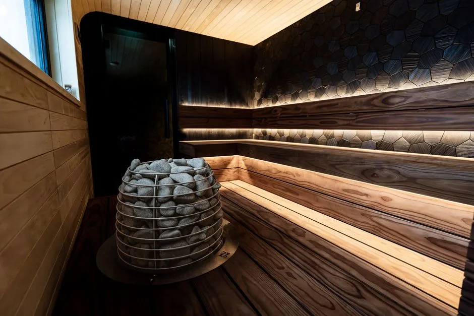 Luxury Hotels Are Rethinking the Sauna Entirely (Image Credits: Pexels)