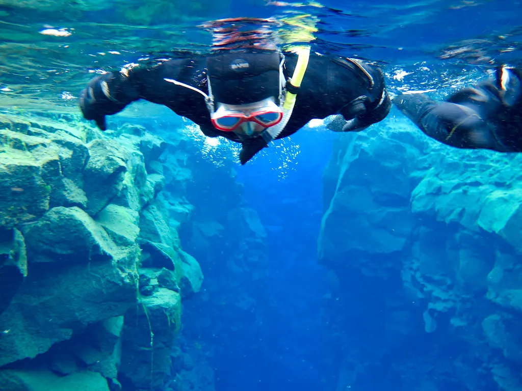 Snorkel Between Two Tectonic Plates (shri_ram_r, Flickr, CC BY 2.0)