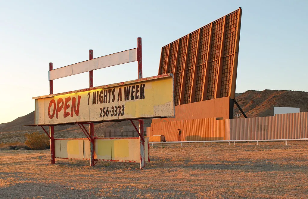 Tips for Visiting These Theaters Responsibly (Neon Michael, Flickr, CC BY 2.0)